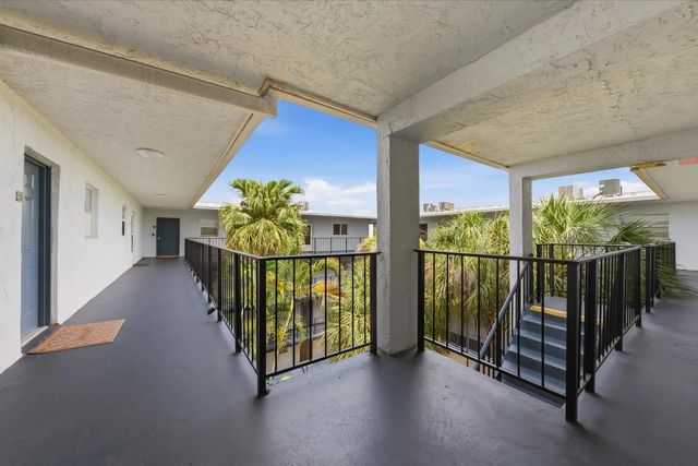 4 of 25 - 2860 Somerset Drive #412k, Lauderdale Lakes, FL