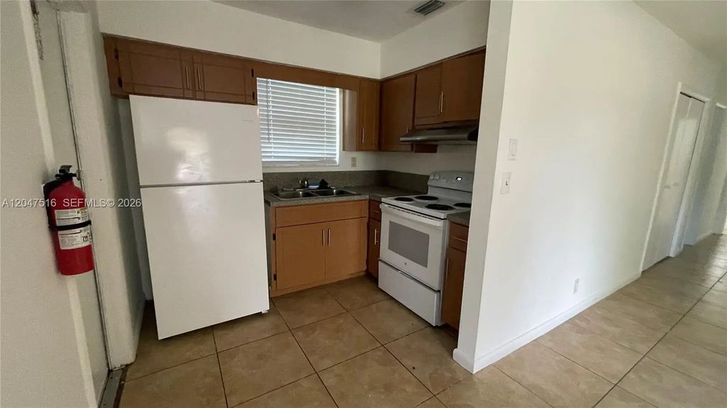 5210 Nw 16th Street #3, Lauderhill