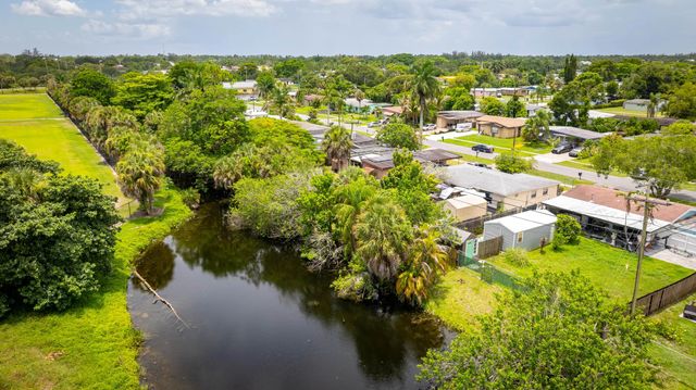 2 of 31 - 764 Camellia Drive, Royal Palm Beach, FL