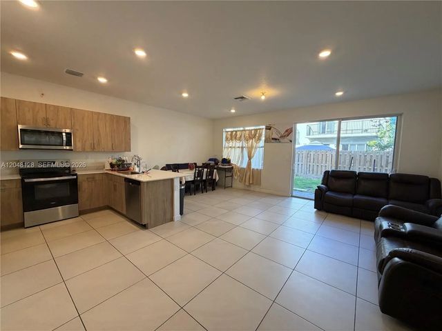 2 of 20 - 159 Ne 13th Terrace, Homestead, FL