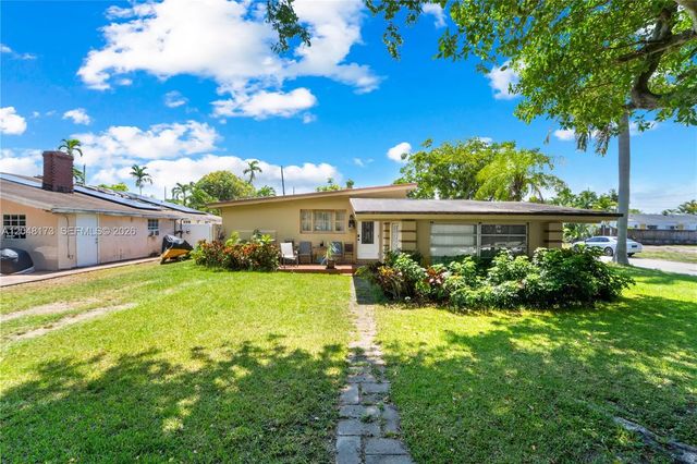 2 of 28 - 1300 S 20th Avenue, Hollywood, FL