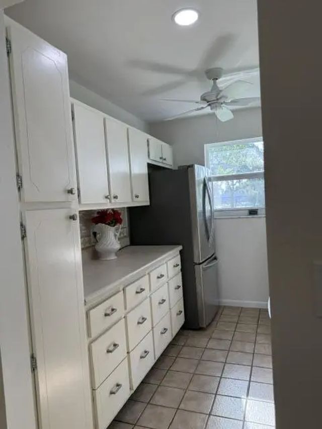 2 of 33 - 7293 W Oakridge Circle, Lake Worth, FL