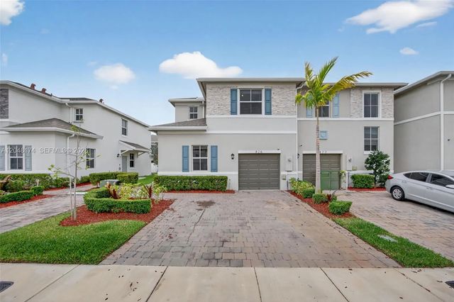2 of 49 - 826 Se 17th Street, Homestead, FL