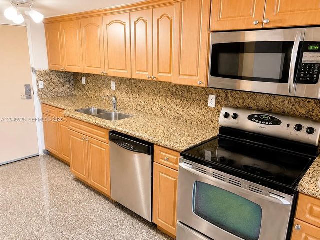 5 of 20 - 19201 Collins Avenue #441, Sunny Isles Beach, FL