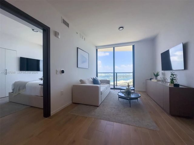 4 of 30 - 398 Ne 5th Street #4210, Miami, FL