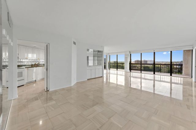1900 Consulate Place #1004, West Palm Beach