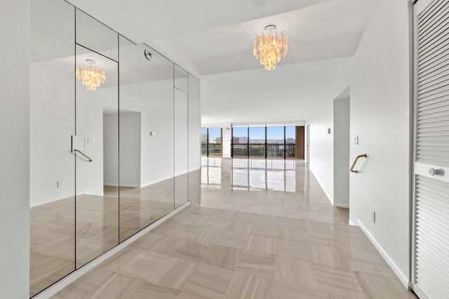 4 of 80 - 1900 Consulate Place #1004, West Palm Beach, FL
