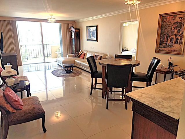 4 of 18 - 2000 S Ocean Boulevard #10k, Lauderdale-By-The-Sea, FL