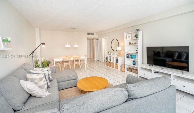 5601 Collins Avenue #1517, Miami Beach