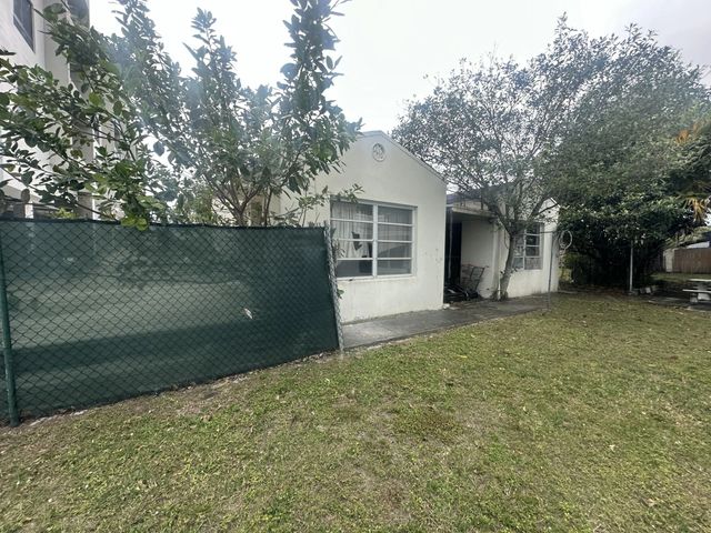 2 of 14 - 223 Se 4th Street #1-2, Hallandale Beach, FL