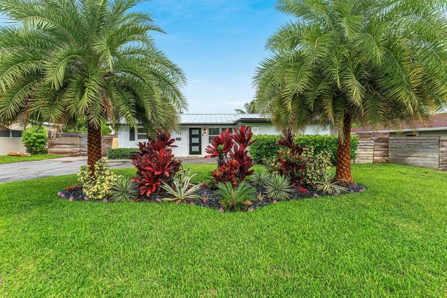 711 Laurel Drive, Lake Park
