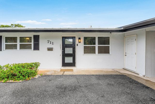 3 of 32 - 711 Laurel Drive, Lake Park, FL