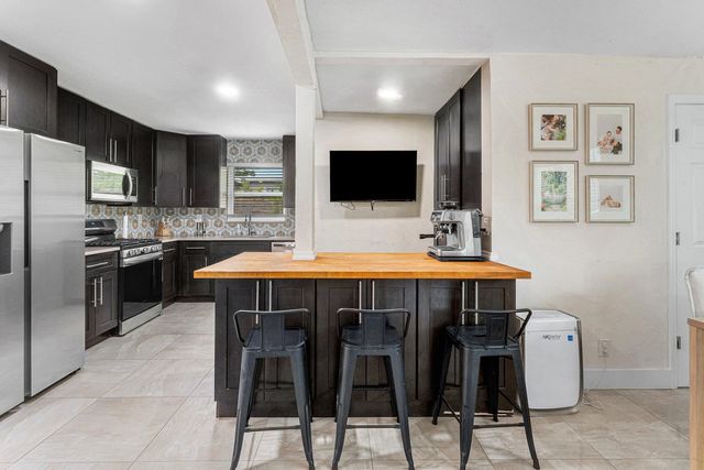 5 of 32 - 711 Laurel Drive, Lake Park, FL