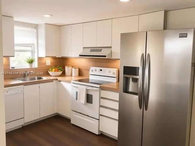 2 of 8 - 3001 W Rolling Hills Circle #701, Davie, FL