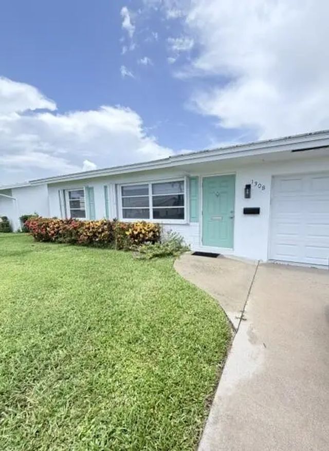2 of 22 - 1308 Sw 24th Street, Boynton Beach, FL