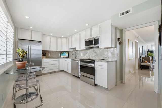 3 of 47 - 3510 Oaks Way #703, Pompano Beach, FL