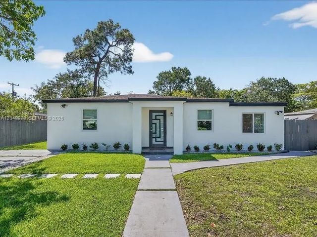 1010 Ne 138th Street, North Miami