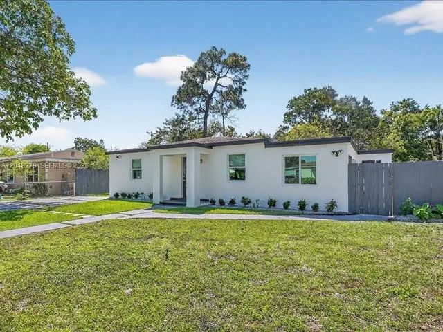 3 of 18 - 1010 Ne 138th Street, North Miami, FL
