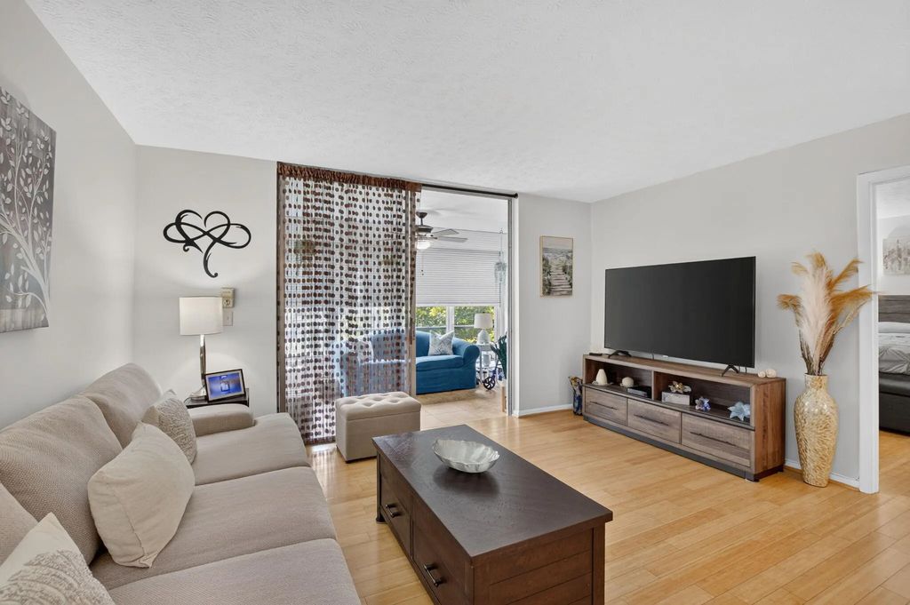 11 Willowbrook Lane #204, Delray Beach