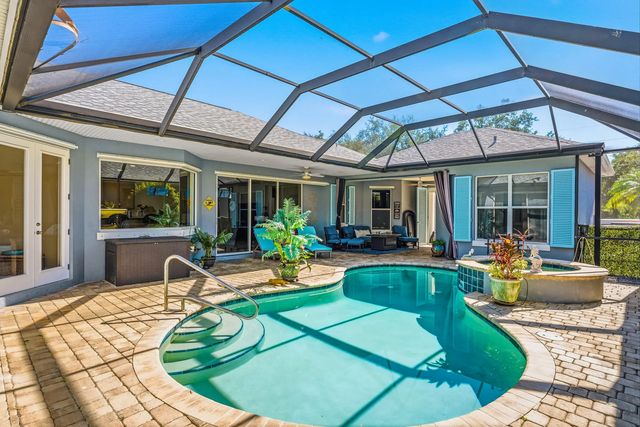 228 Oak Hammock Circle Sw, Vero Beach