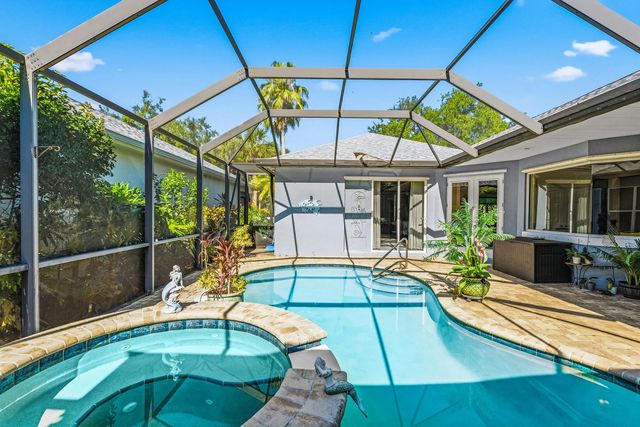 2 of 36 - 228 Oak Hammock Circle Sw, Vero Beach, FL