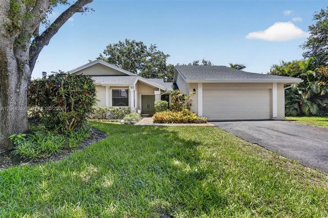 12104 Landing Way, Cooper City