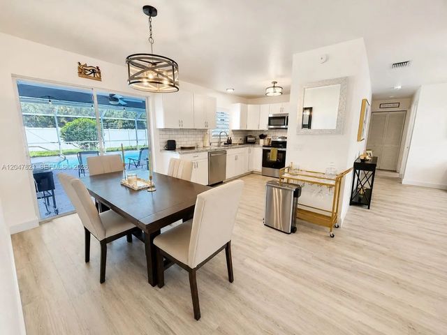 4 of 24 - 2205 Jo Haywood Drive, Fort Pierce, FL