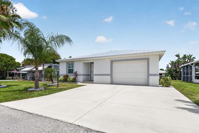 38 Spanish Way, Port St. Lucie