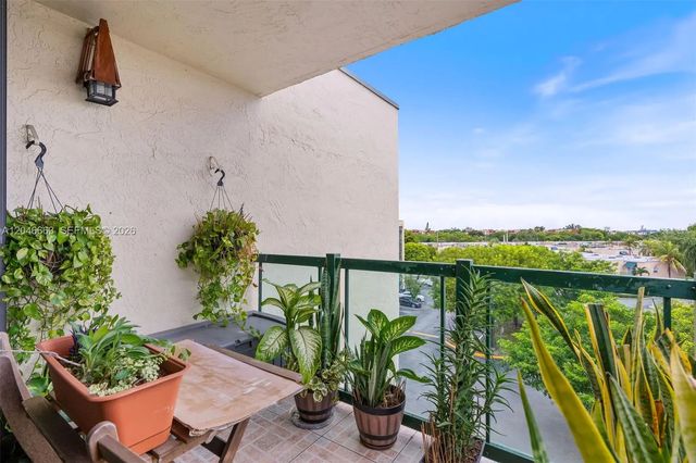 4 of 13 - 2075 Sw 122nd Avenue #505, Miami, FL
