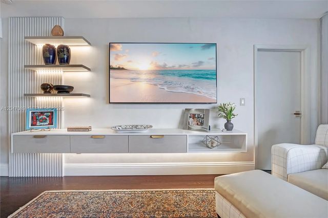 4 of 70 - 1455 Ocean Drive #904, Miami Beach, FL