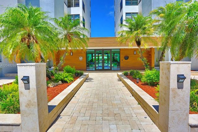 4 of 51 - 9660 W Bay Harbor Drive #5a, Bay Harbor Islands, FL