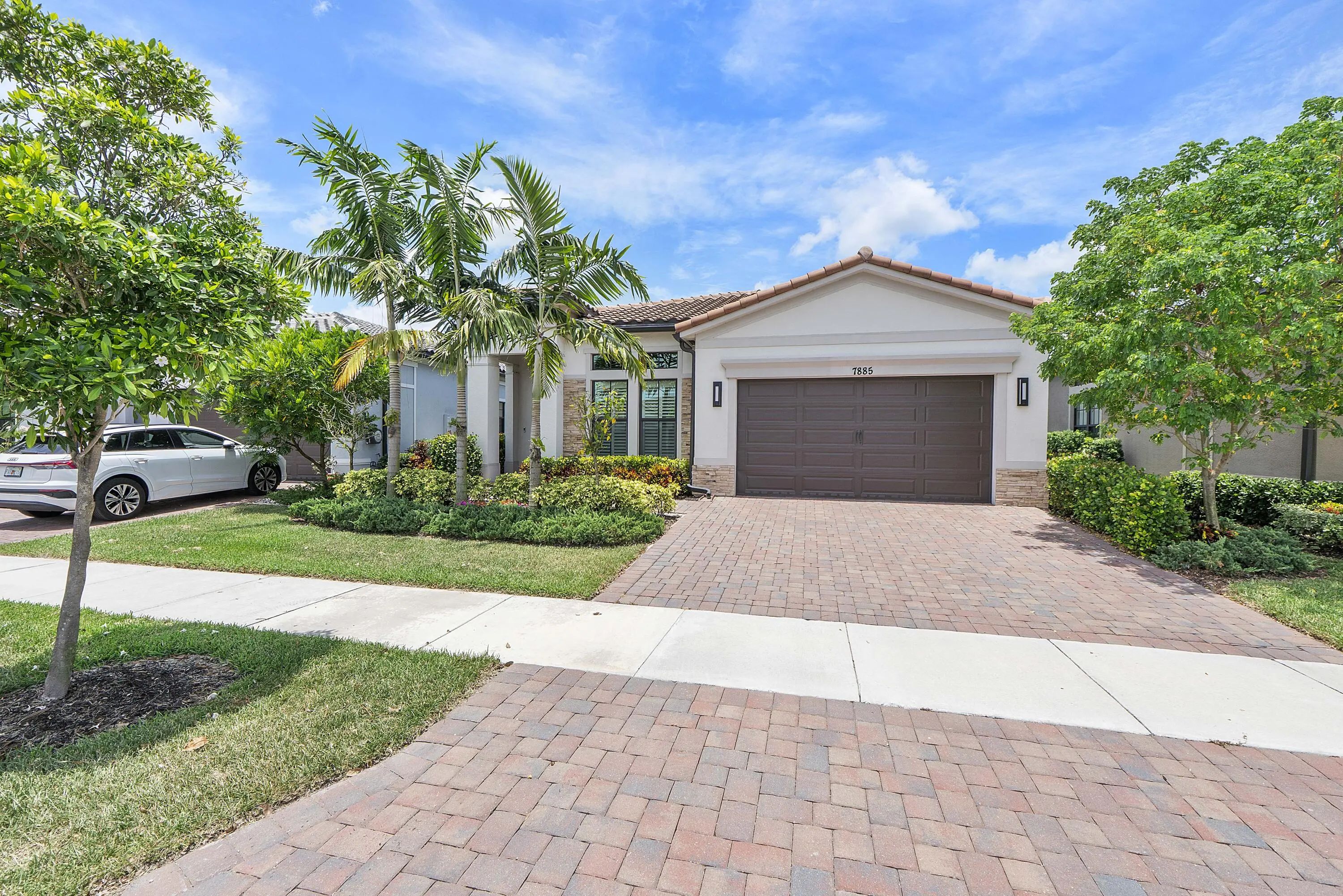 7885 Ironwood Way, Parkland