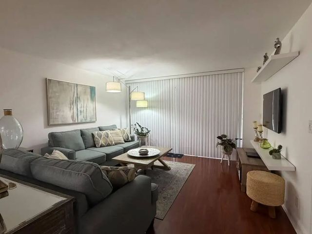4 of 35 - 7011 Environ Boulevard #210, Lauderhill, FL