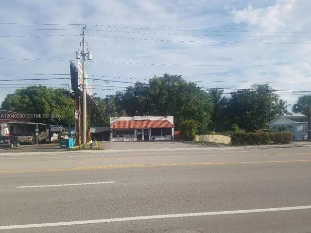Photo of 3792 N 10Th Avenue N, Palm Springs FL