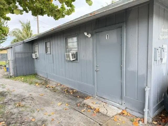 3 of 76 - 714 S H Street, Lake Worth Beach, FL