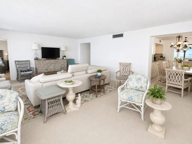 3 of 11 - 5380 N Ocean Drive #4e, Singer Island, FL