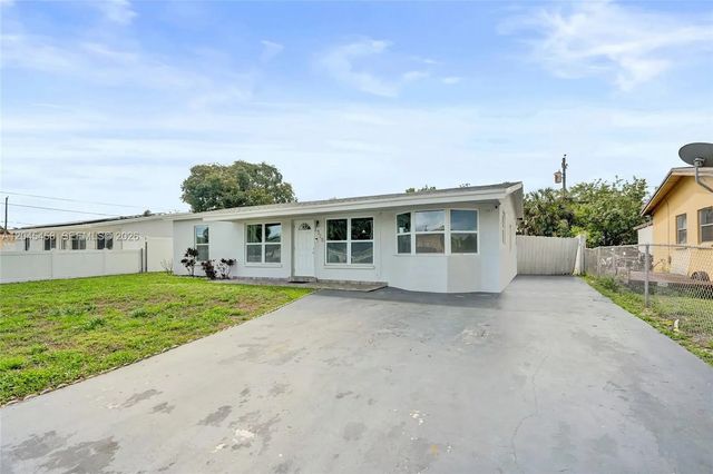 2 of 24 - 3320 Nw 18th Street, Lauderhill, FL