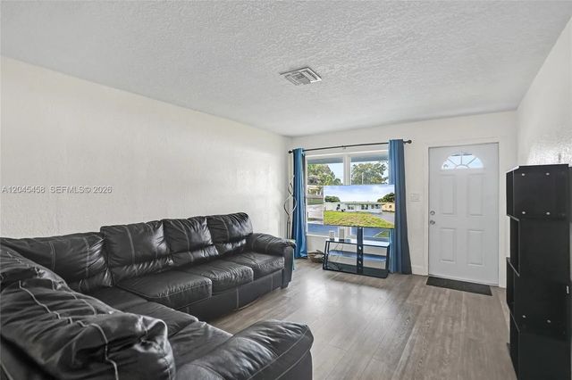 3 of 24 - 3320 Nw 18th Street, Lauderhill, FL