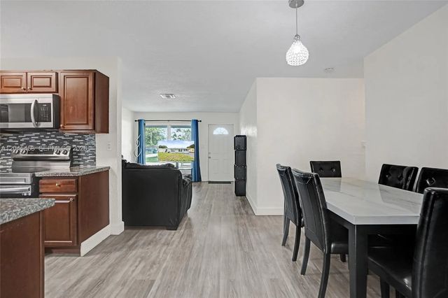 5 of 24 - 3320 Nw 18th Street, Lauderhill, FL