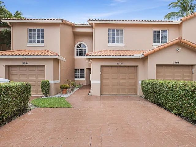3 of 30 - 8596 Jade Drive, Tamarac, FL