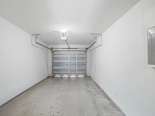 4 of 30 - 8596 Jade Drive, Tamarac, FL