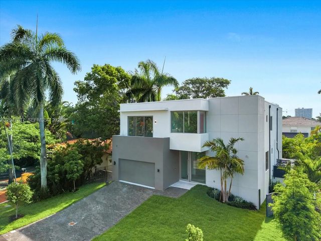 7701 Coquina Drive, North Bay Village