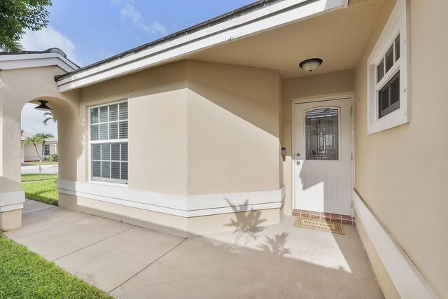5 of 54 - 8821 Lake Park Circle N, Davie, FL