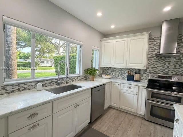 5 of 34 - 889 Ne 97th Street, Miami Shores, FL
