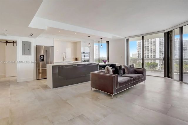 3 of 32 - 20191 E Country Club Drive #802, Aventura, FL