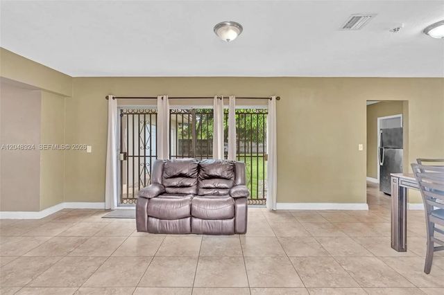 3 of 28 - 331 Ne 176th Street, North Miami Beach, FL