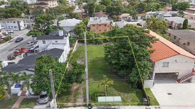 3 of 20 - 1877 Sw 7th Street, Miami, FL