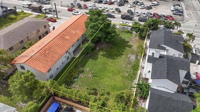 5 of 20 - 1877 Sw 7th Street, Miami, FL