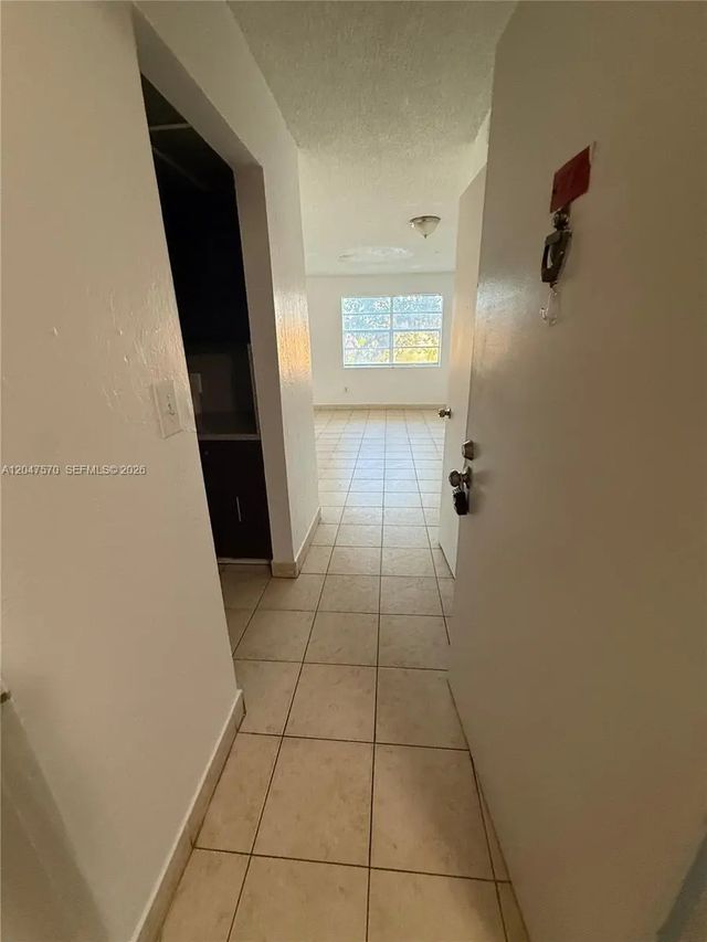 1305 W 53rd Street #406, Hialeah