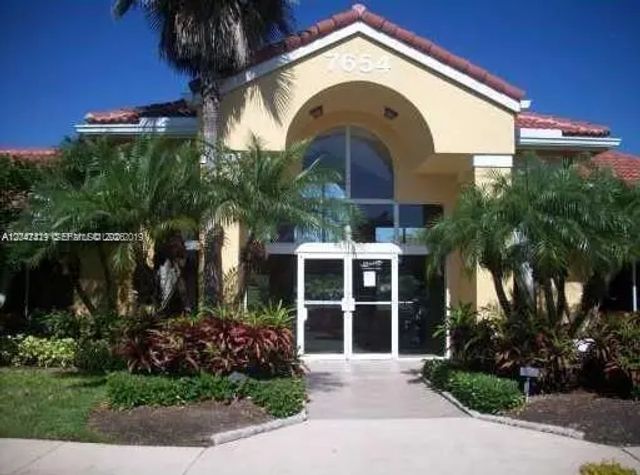 2 of 7 - 7630 Westwood Drive #305, Tamarac, FL